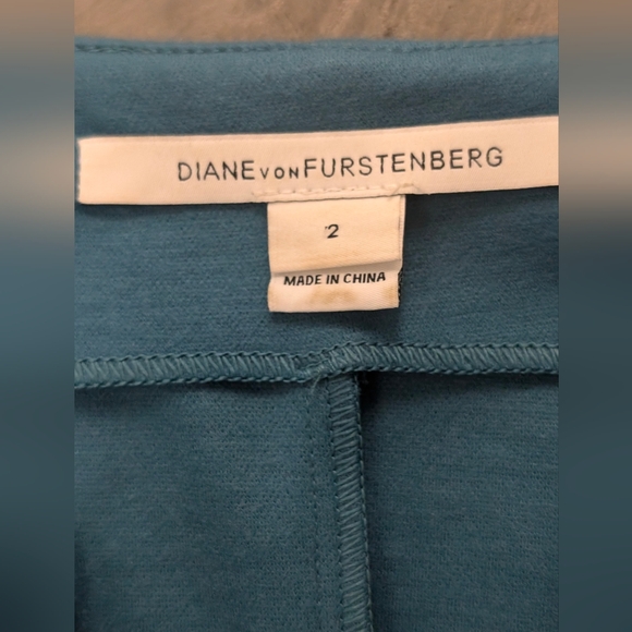 Diane Von Furstenberg Dress, Size 2 - Picture 4 of 8